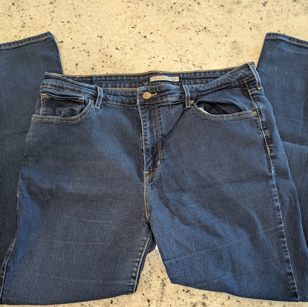 Levi’s 721 High Rise Skinny Jeans Women’s 34 Dark Wash Stretch Denim 28” Inseam